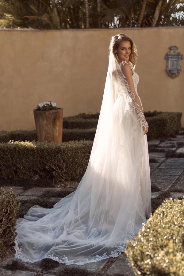 BIRDIE VEIL V935 MATCHING CATHEDRAL LENGTH VEIL WITH FLORAL LACE PAIRED WITH GOWN ML19535 VEIL MADI LANE BRIDAL1