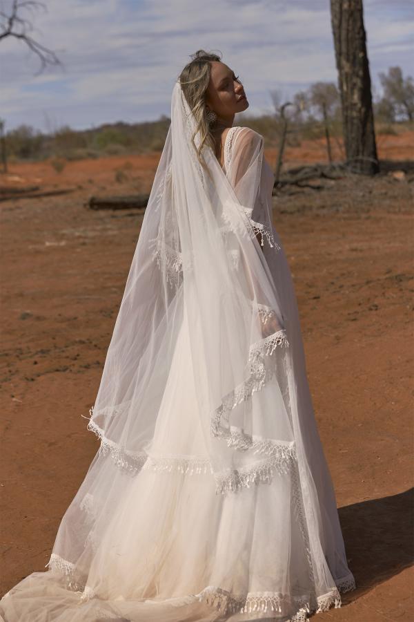 SCOUT VEIL V25 MULTIPLE LAYERS WITH THREADED FRINGE PAIRED WITH GOWN EY125 VEIL EVIE YOUNG BRIDAL1