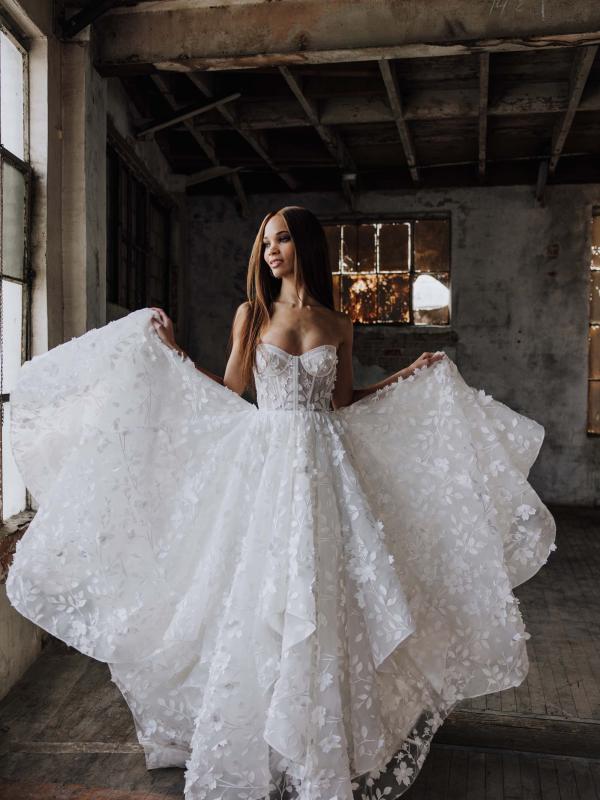 Halter Wedding Ball Gown Lace Glitter Tulle Puffy Bridal Dress L1728   China Wedding Dress and Wedding Gown price  MadeinChinacom