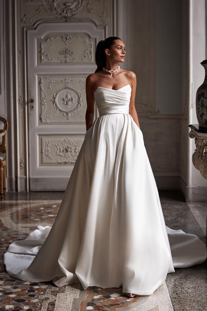 A cut wedding gown best sale