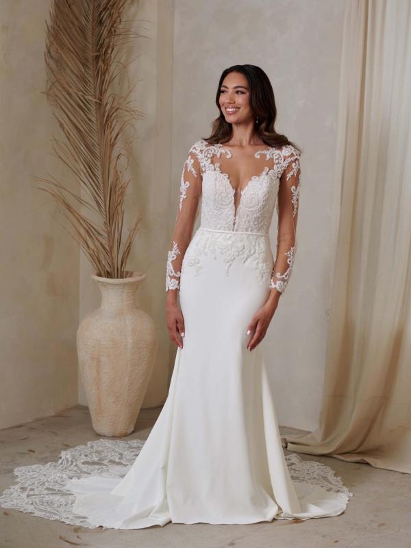 Rory Sweetheart Neckline Long Sleeve Lace Fitted Wedding Dress