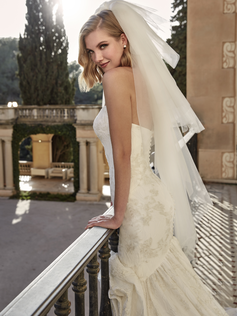 pronovias gold dress Pronovias Privee: Nicolosa