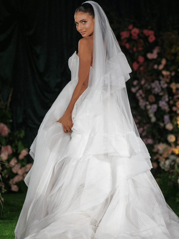 Once I Was A Swan Veil - Hover