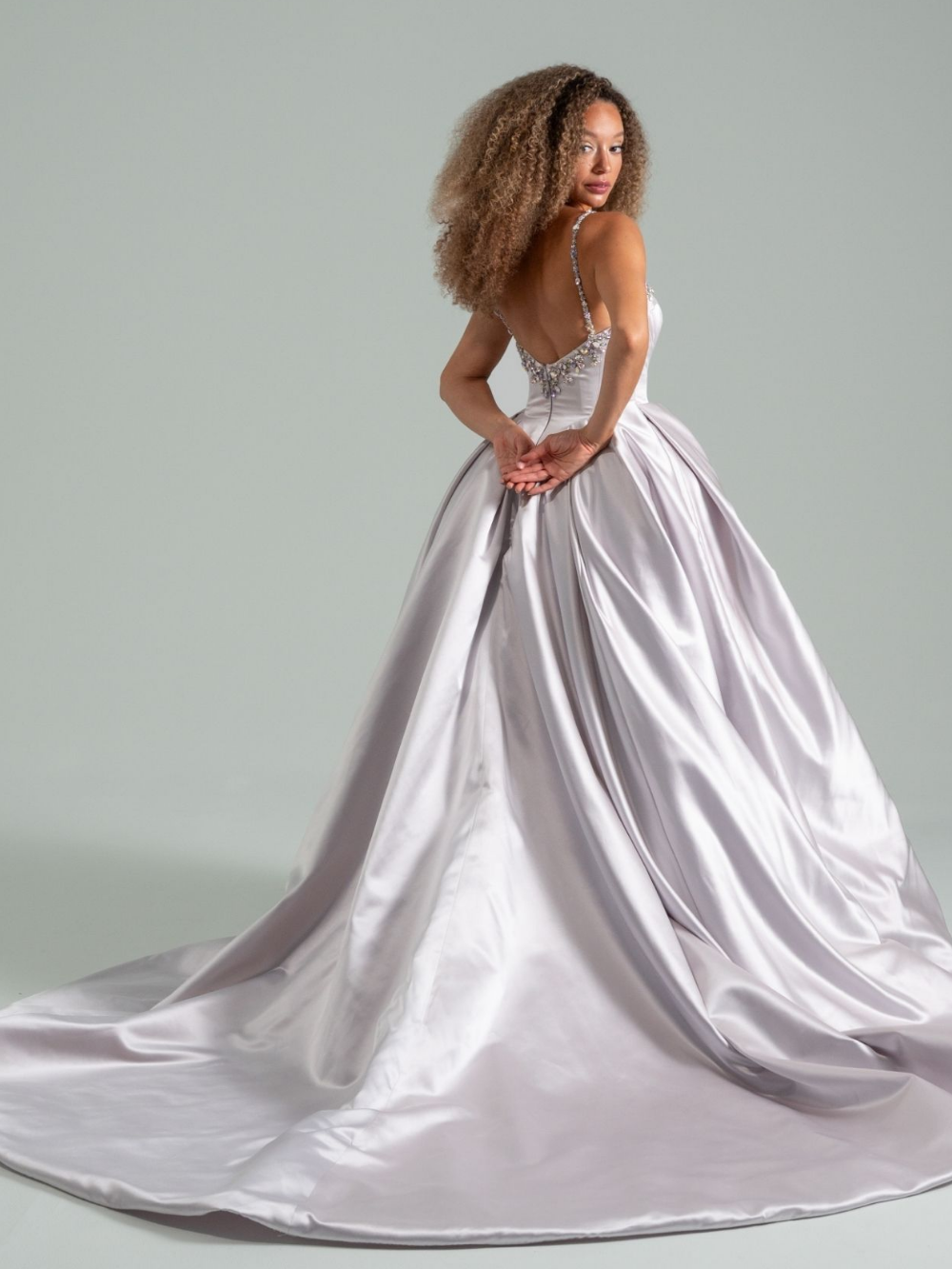 Queen of Genovia_HP62627 – 2 Queen of Genovia_HP62627 – 2