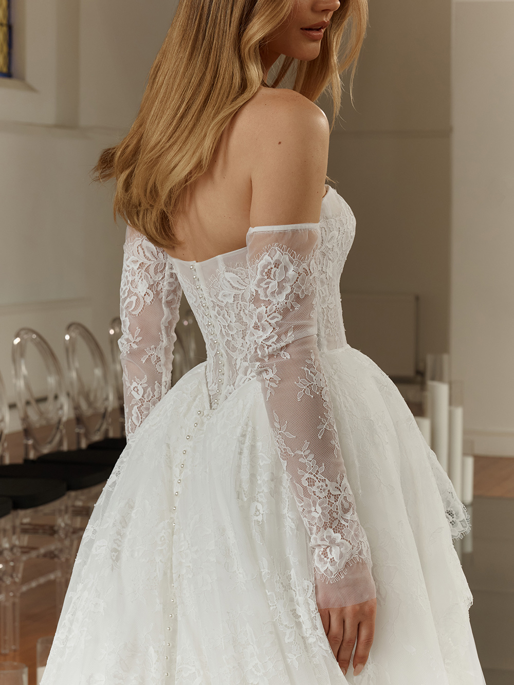 Ariana_EY_EY764_4 Ariana_EY_EY764_4