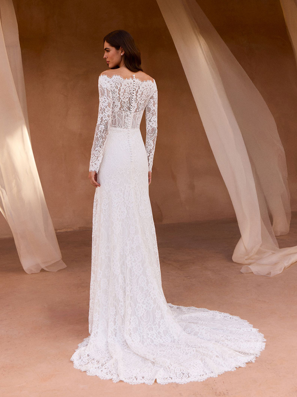 Pronovias_Velyne_2 Pronovias_Velyne_2